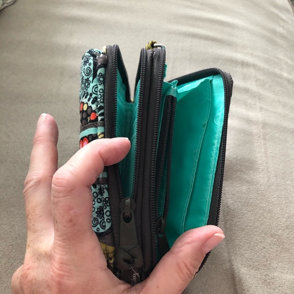Vera Bradley All in one wristlet wallet - Picture 2 of 4
